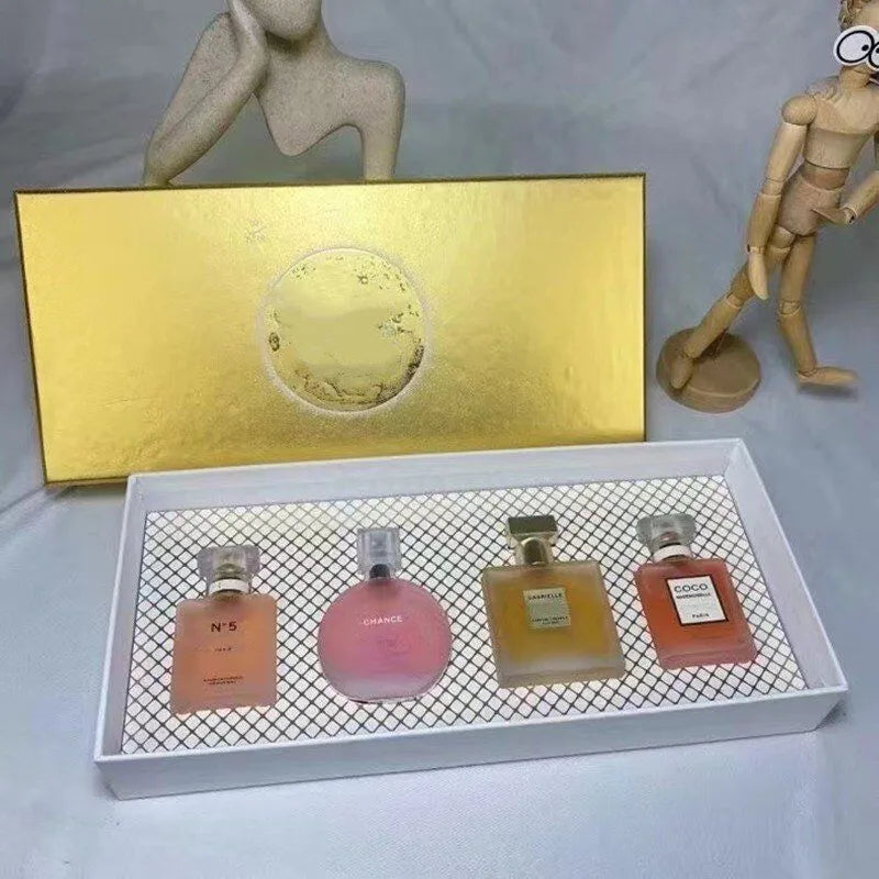 Chanel - Mini Perfume Set ©